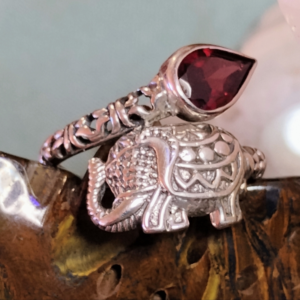 🔥 ELEPHANTS & MOZANBUQUE GARNET LOVERS STERLING. SZ-8+ 8.25"